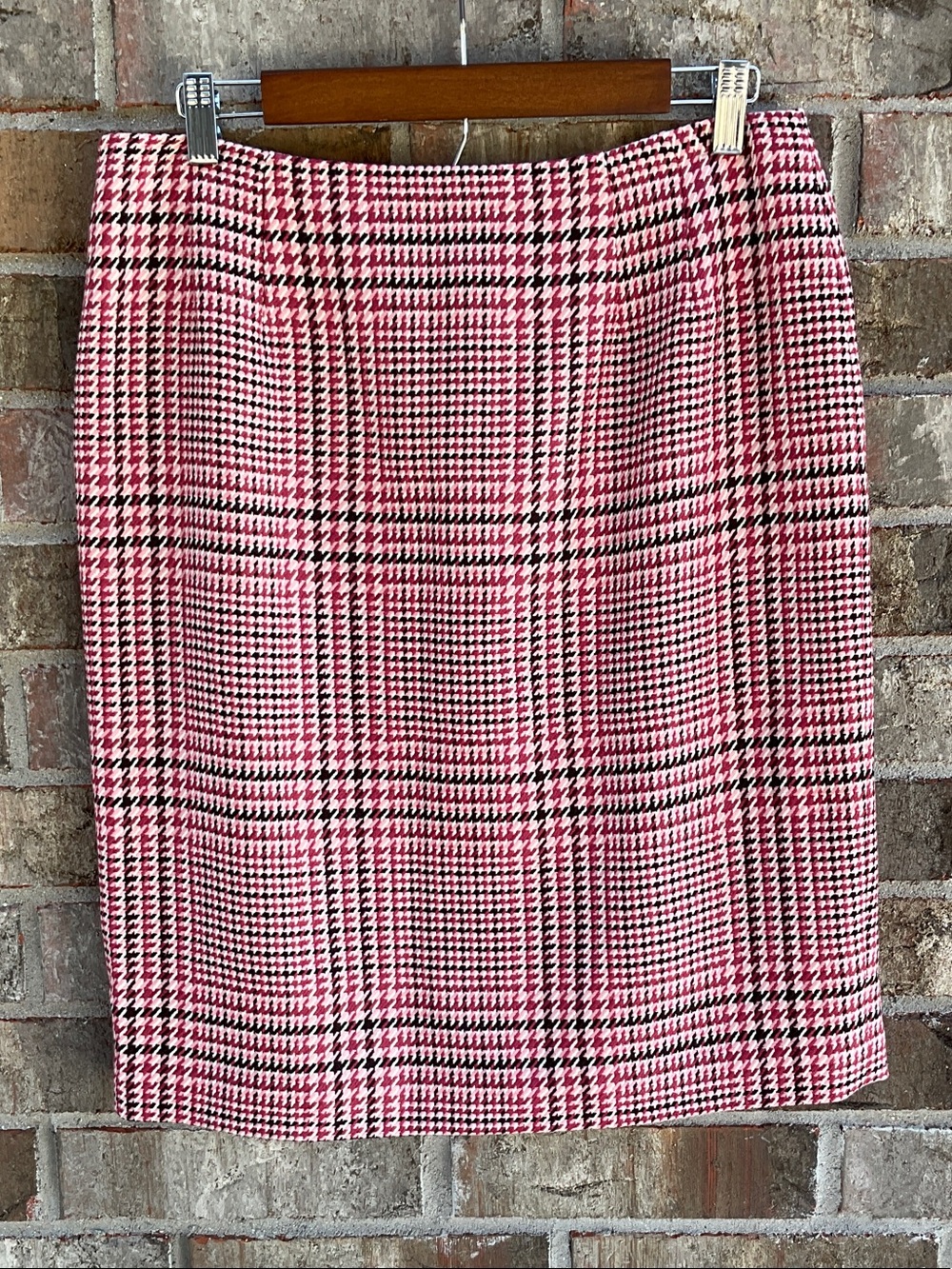 Take 50% OFF-Talbots Pink Plaid Pencil Skirt, Size-12 - Picture 2 of 9
